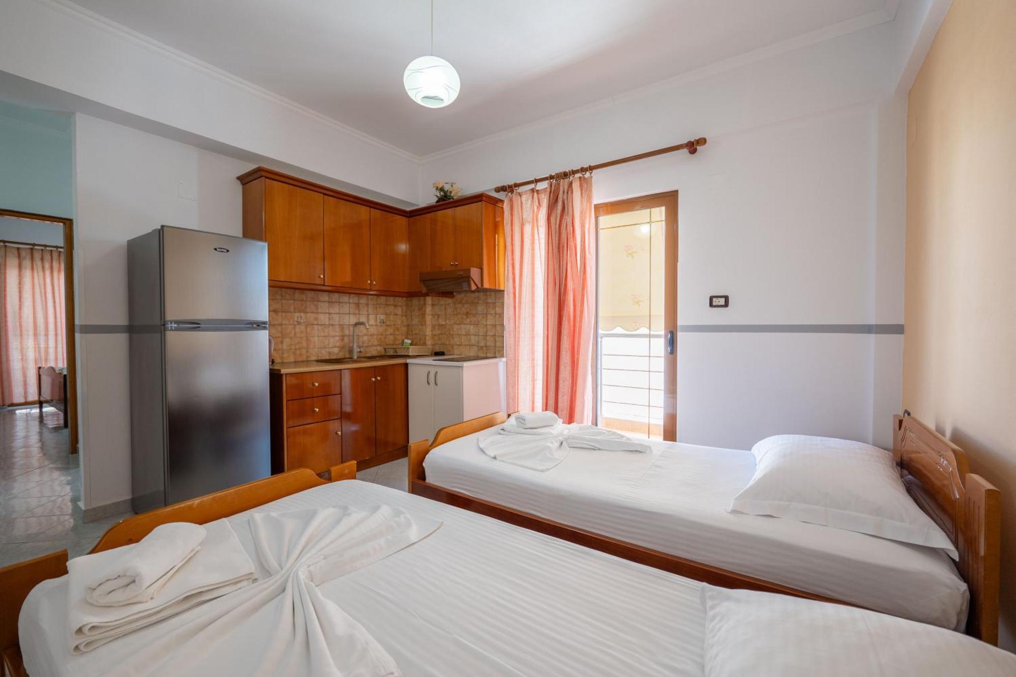 Apartments Mario Ксамил Экстерьер фото