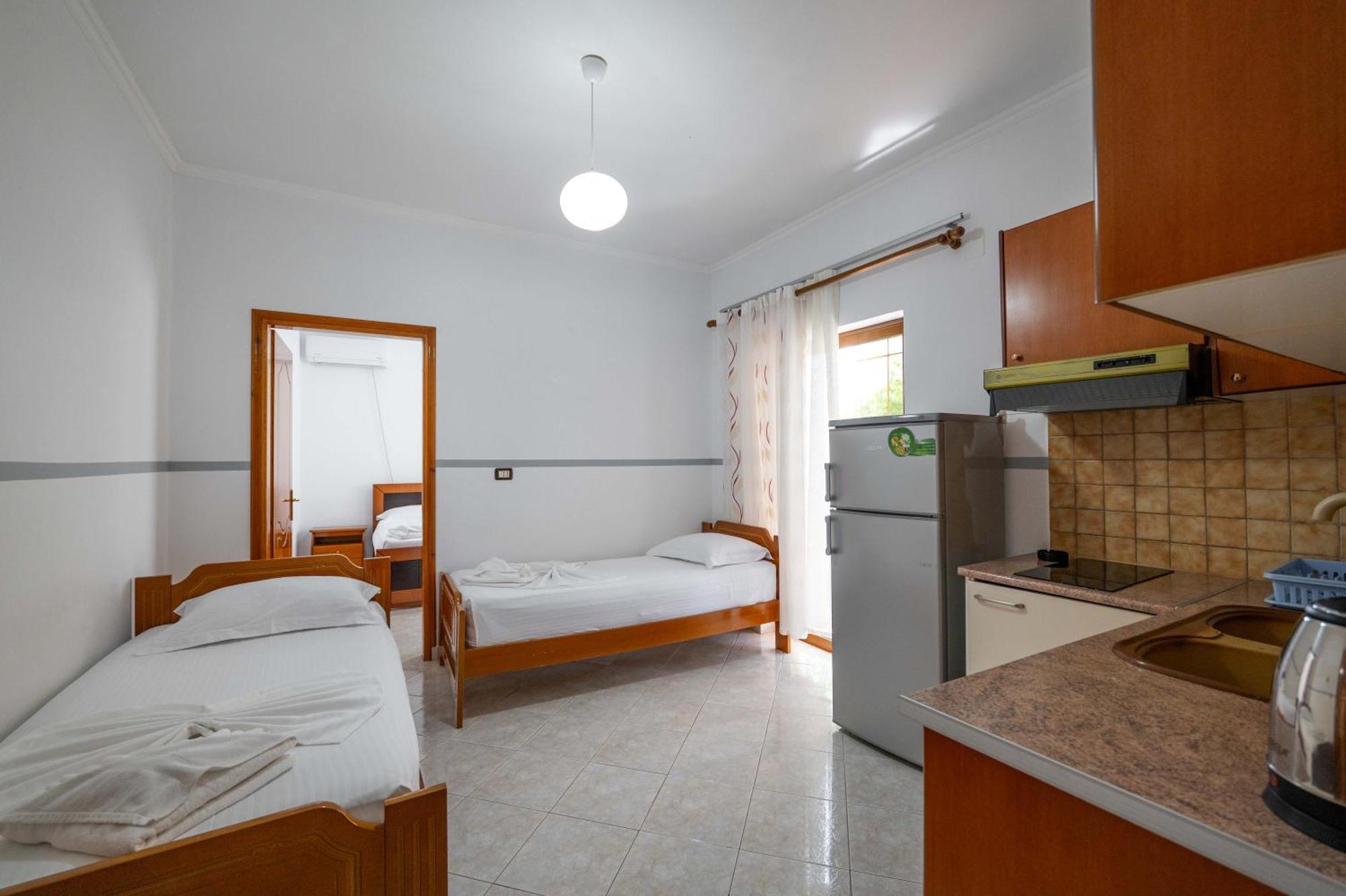 Apartments Mario Ксамил Экстерьер фото